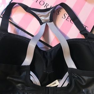Victoria's Secret Intimates & Sleepwear - Victoria’s Secret sports bra Victoria's Secret Intimates & Sleepwear - Victoria’s Secret sports bra